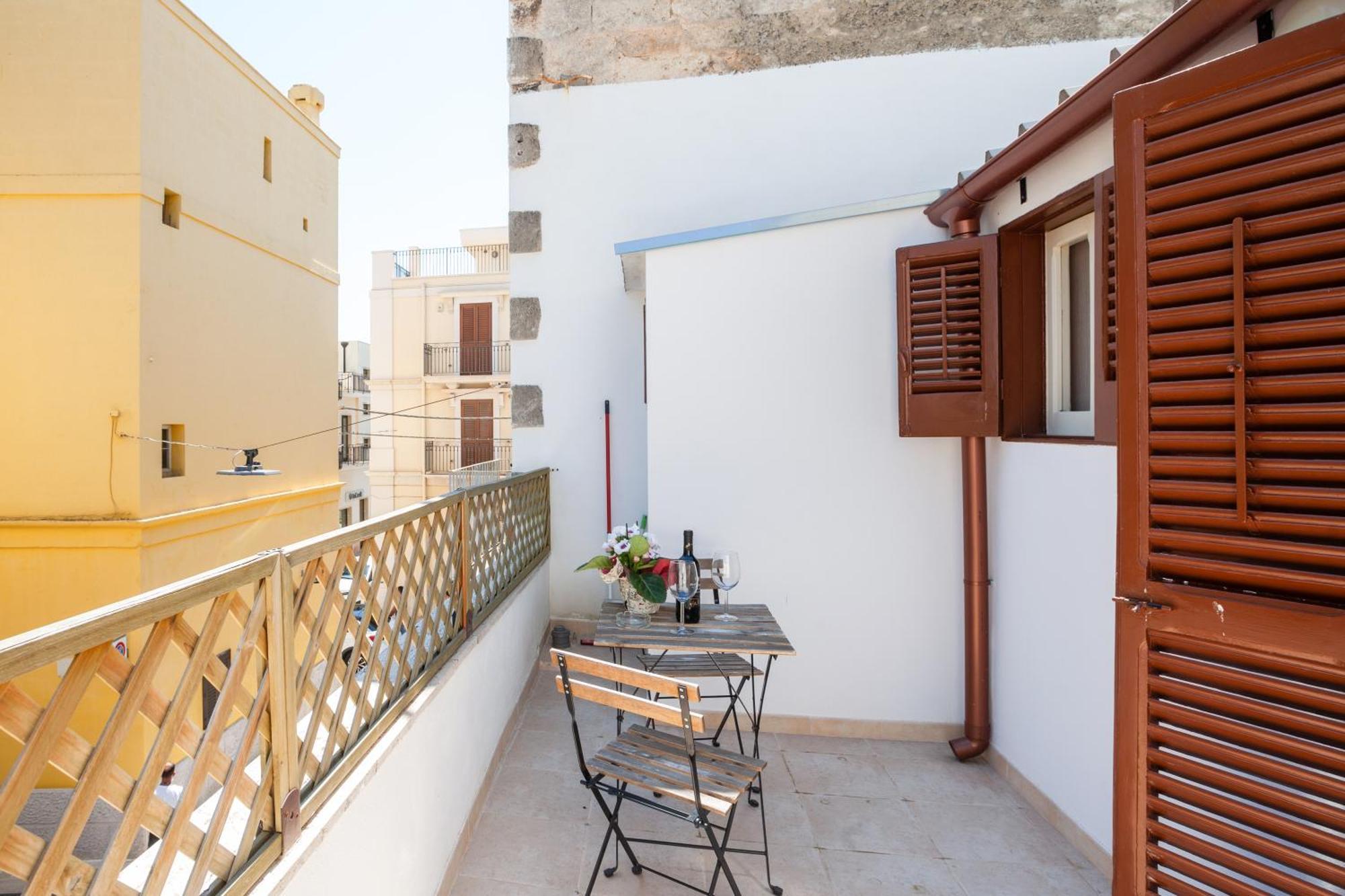 Tiny House 19 Terrace Aparment Apartment โปลีญาโนอามาเร ภายนอก รูปภาพ